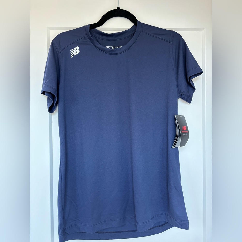 New balance women’s t-shirt NWT